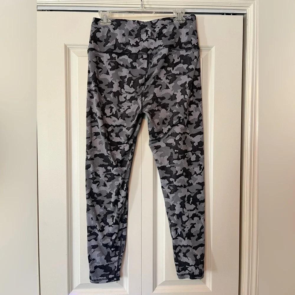 Spyder women’s leggings. Size large. - Picture 4 of 4